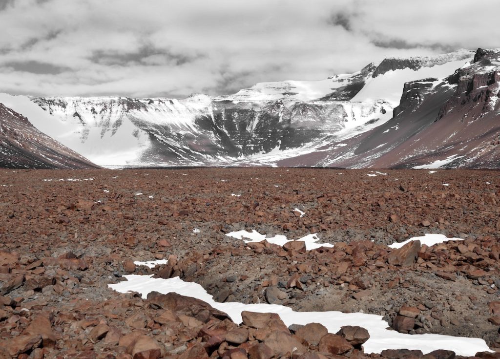 Imaggeo On Monday: Desert Varnish, Antarctica Style