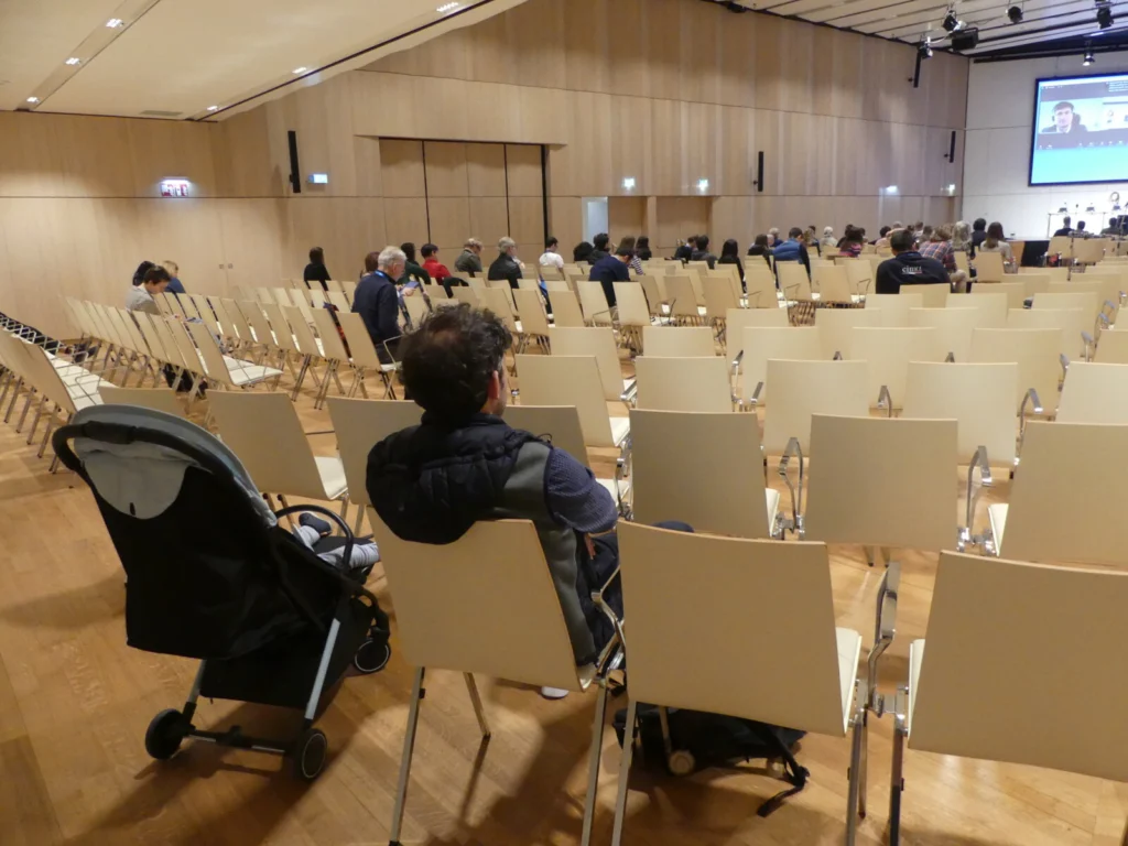 Creating family-friendly conferences in geosciences: a new study needs your help!