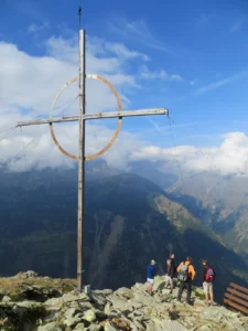 The cross on Kreuz Spitze. (Credit: I. Nias)