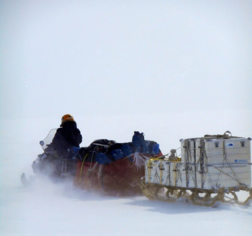 Traversing from EKT (FirnCover project) to NASA-SE (GC-Net) on the 10th of May. Credit: Babis Charalampidis.