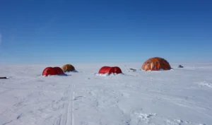 Our small camp in the Horseshoe Valley. (Credit: H. Millman)