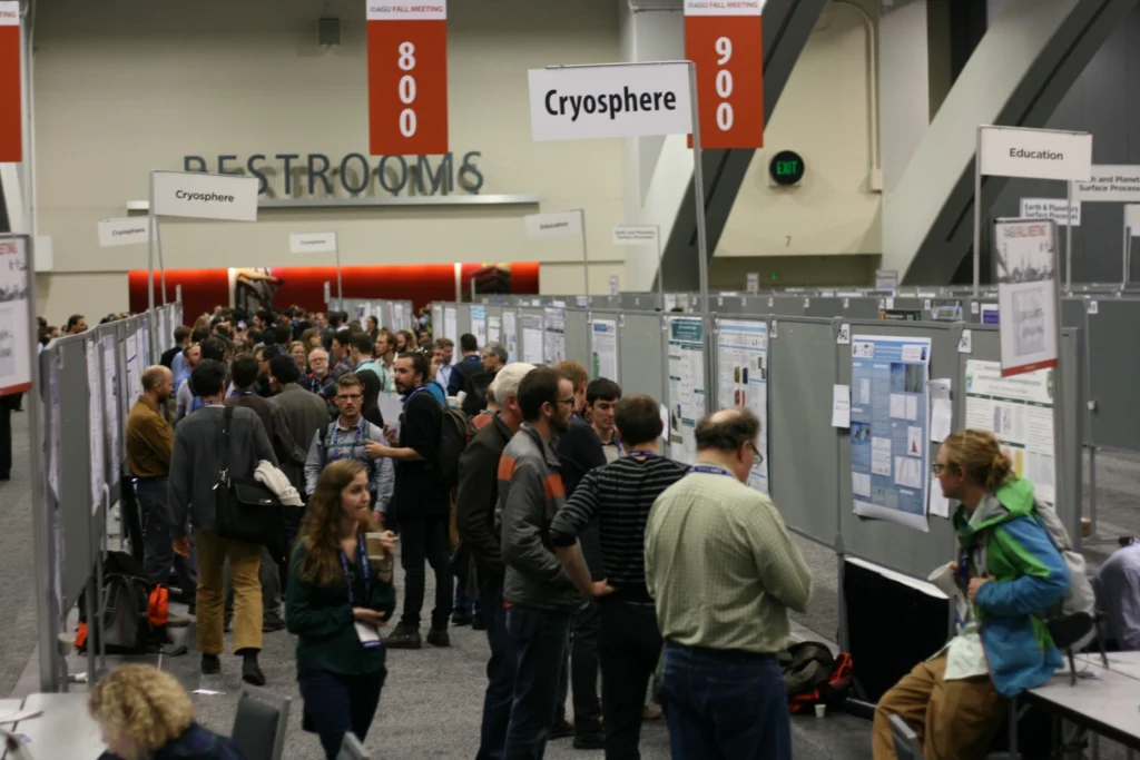 Busy poster session on the Cryosphere. (Credit: Konstantinos Petrakopoulos)