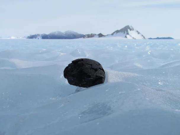 Image of the Week – Searching for clues of extraterrestrial life on the Antarctic ice sheet