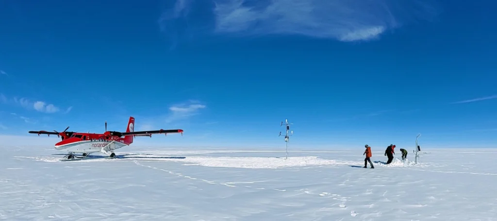 Cryo Adventures – Installing a weather station on the Greenland Ice Sheet