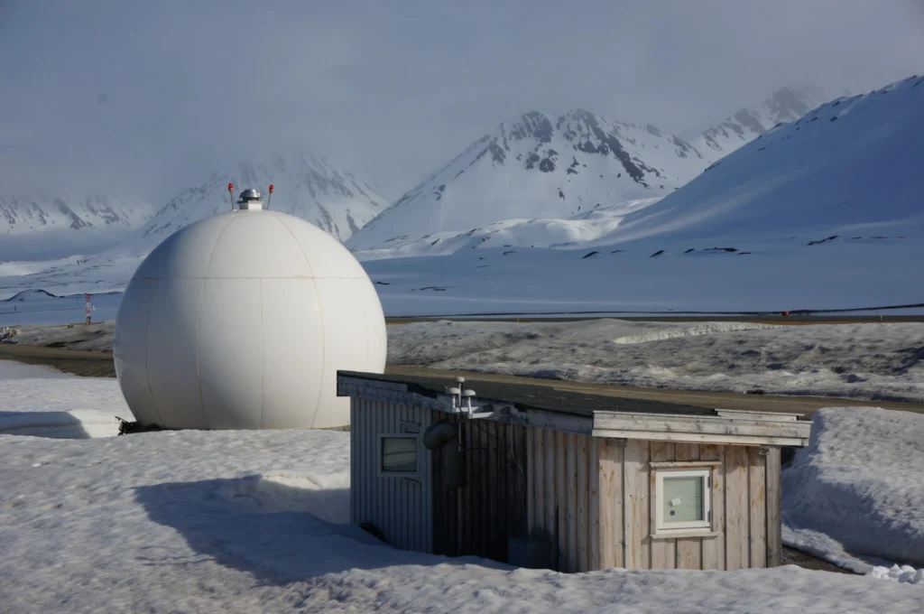 How glaciers record the winds of change