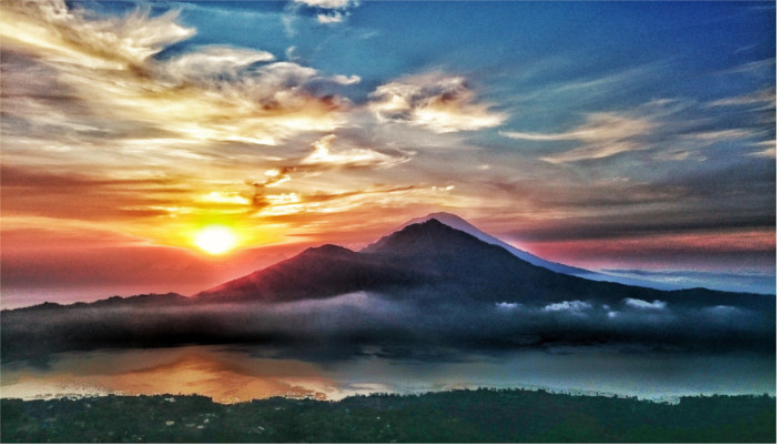 Ongoing unrest at Agung Volcano, Indonesia