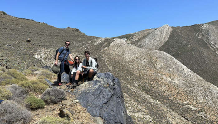 Geological TrIPS: The amazing fragments of oceanic crust treasured on the Greek island of Syros