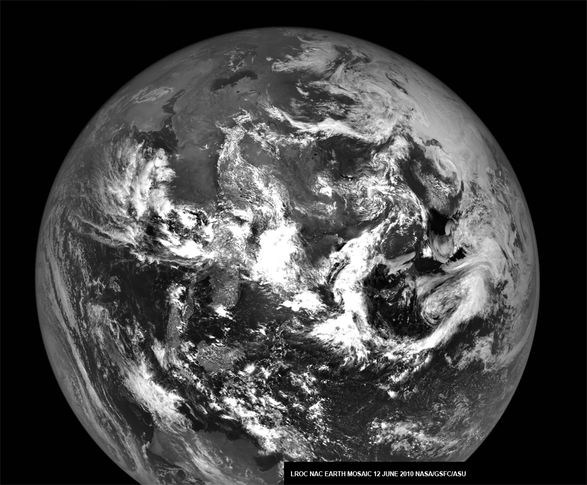 View of Earth from the Lunar Reconnaissan ce Orbiting Camera NASA/GSFC/Arizona State University