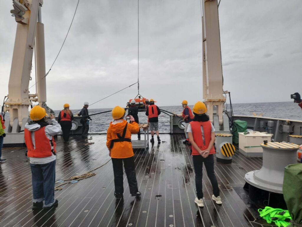 Our epic battle with ever-changing weather forecasts while deploying ocean bottom instruments