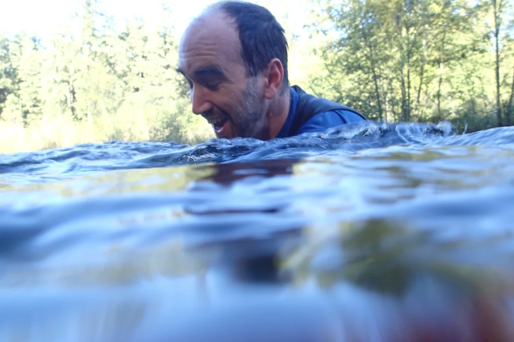 Stupid fun things I do in water #1: snorkle in a cold river with baby salmon