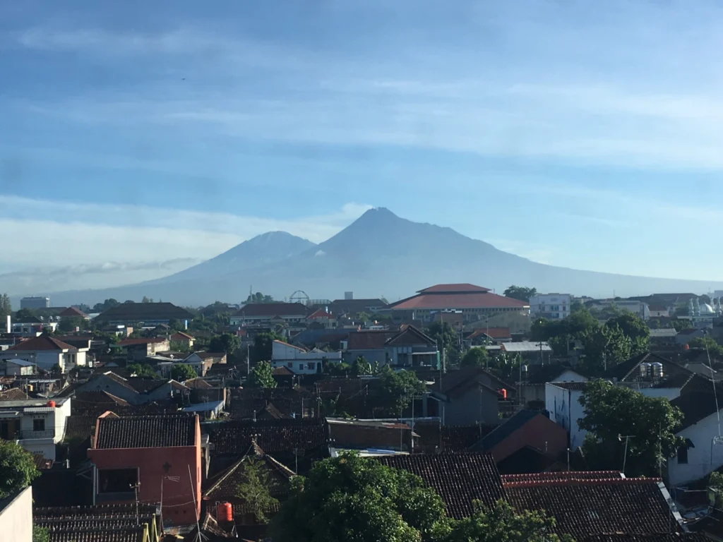 NH Medallists episode III – Claire Horwell and her interdisciplinary work on volcanic emission hazards for human health