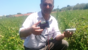 Use of the Pilowtech by a pilot farmer, Tunisia. © P.Vandôme