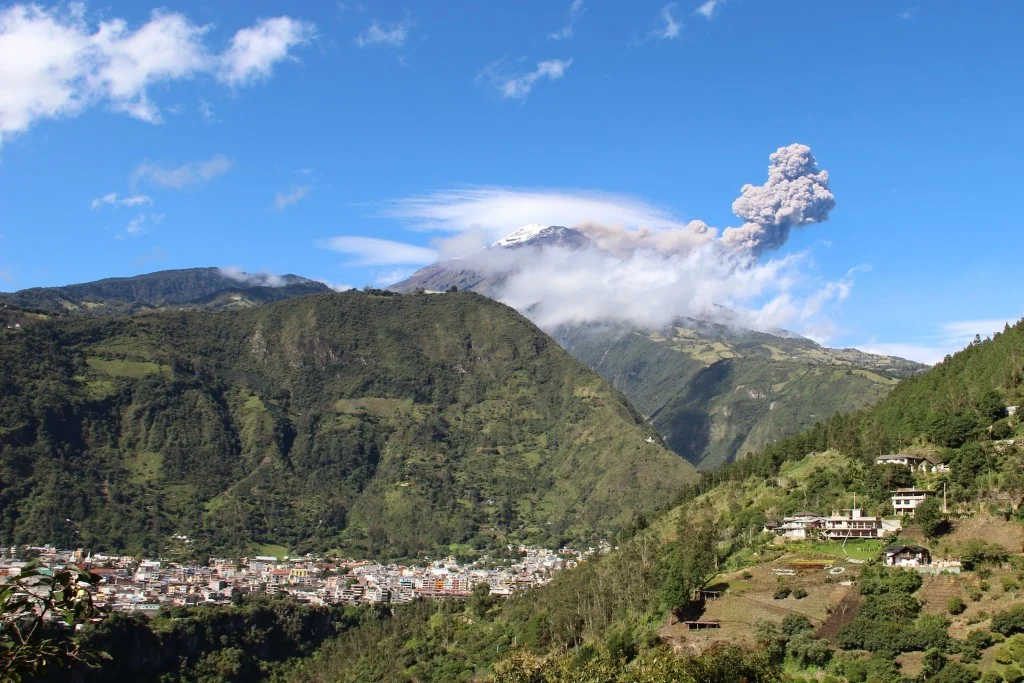 04_Baños. volcano town (1)