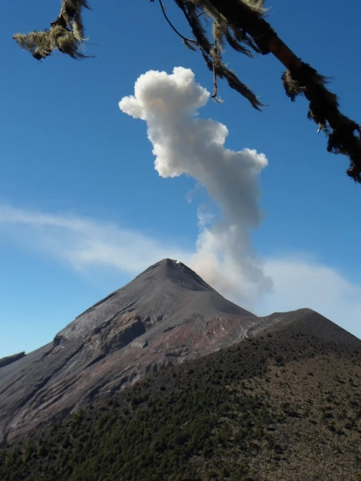 Small eruption of Fuego, Guatemala (Credit: Joel Gill, 2014)