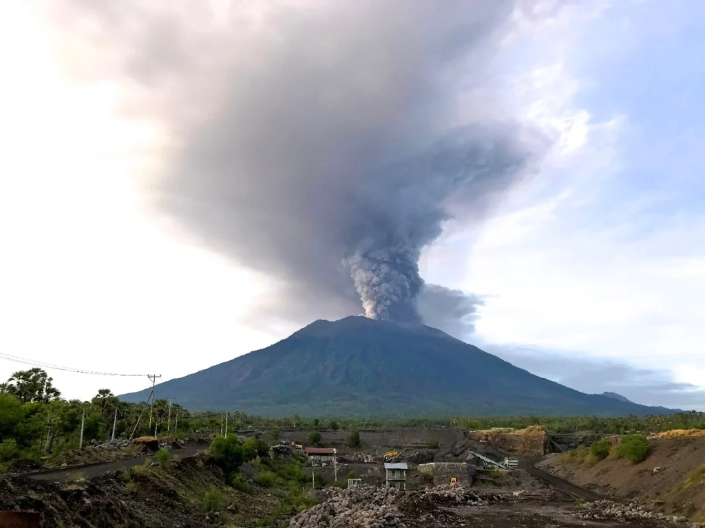 How do you monitor an internationally disruptive volcanic eruption? How can you communicate SDGs in an Earth Science class? Jesse Zondervan’s Nov 13  – Dec 13 2017 #GfGDpicks #SciComm