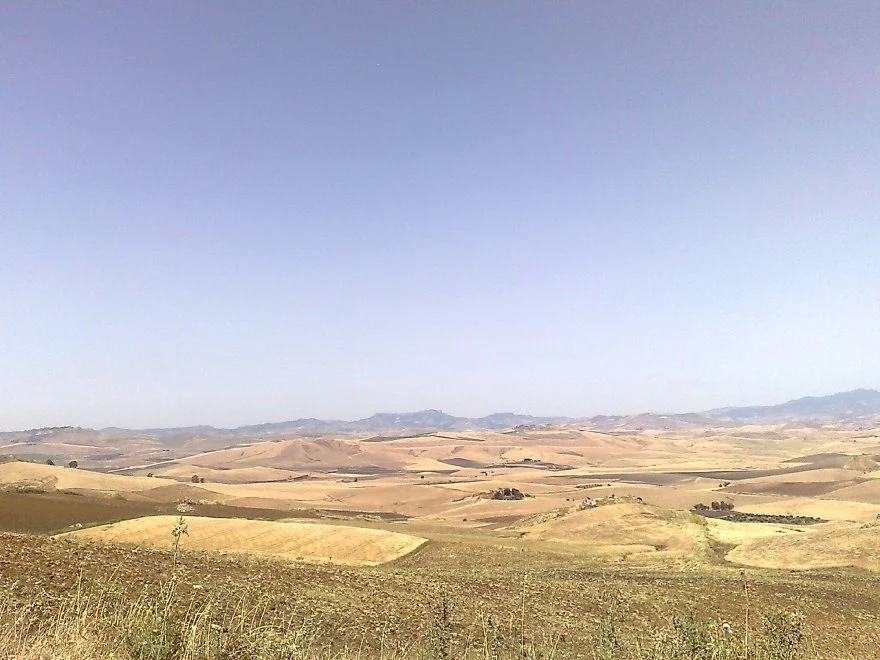 Sicilian landscape. Source: larepubblica.it.